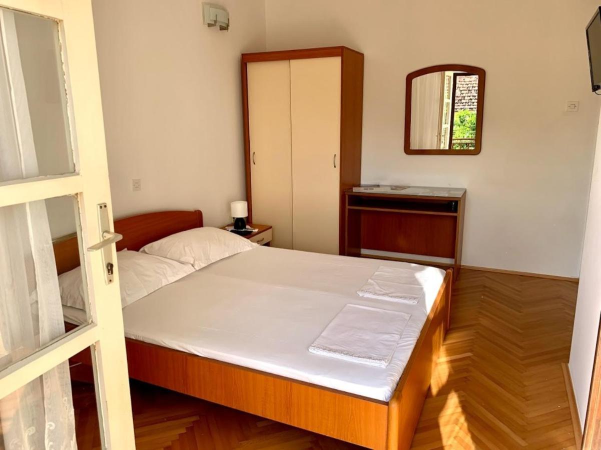 Obradovic Rooms & Apartments Макарска Экстерьер фото