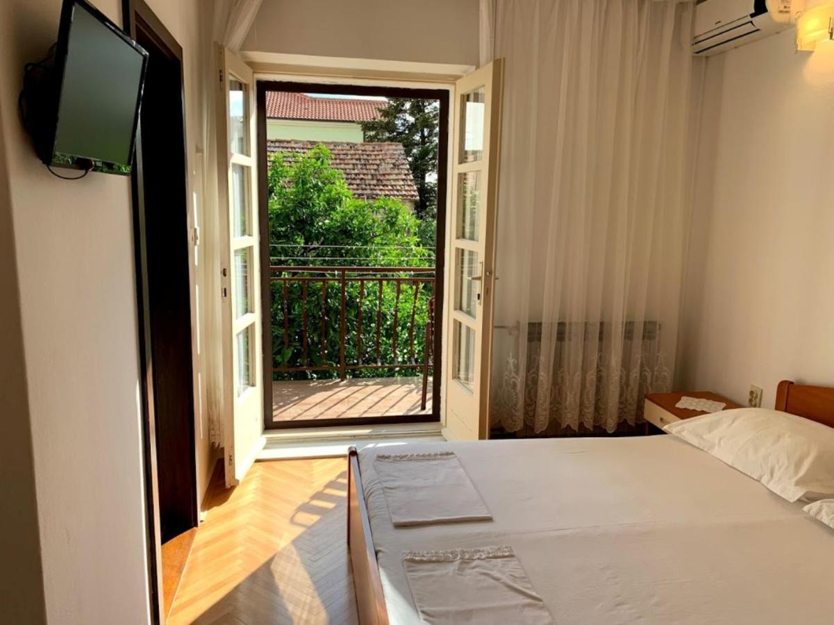 Obradovic Rooms & Apartments Макарска Экстерьер фото