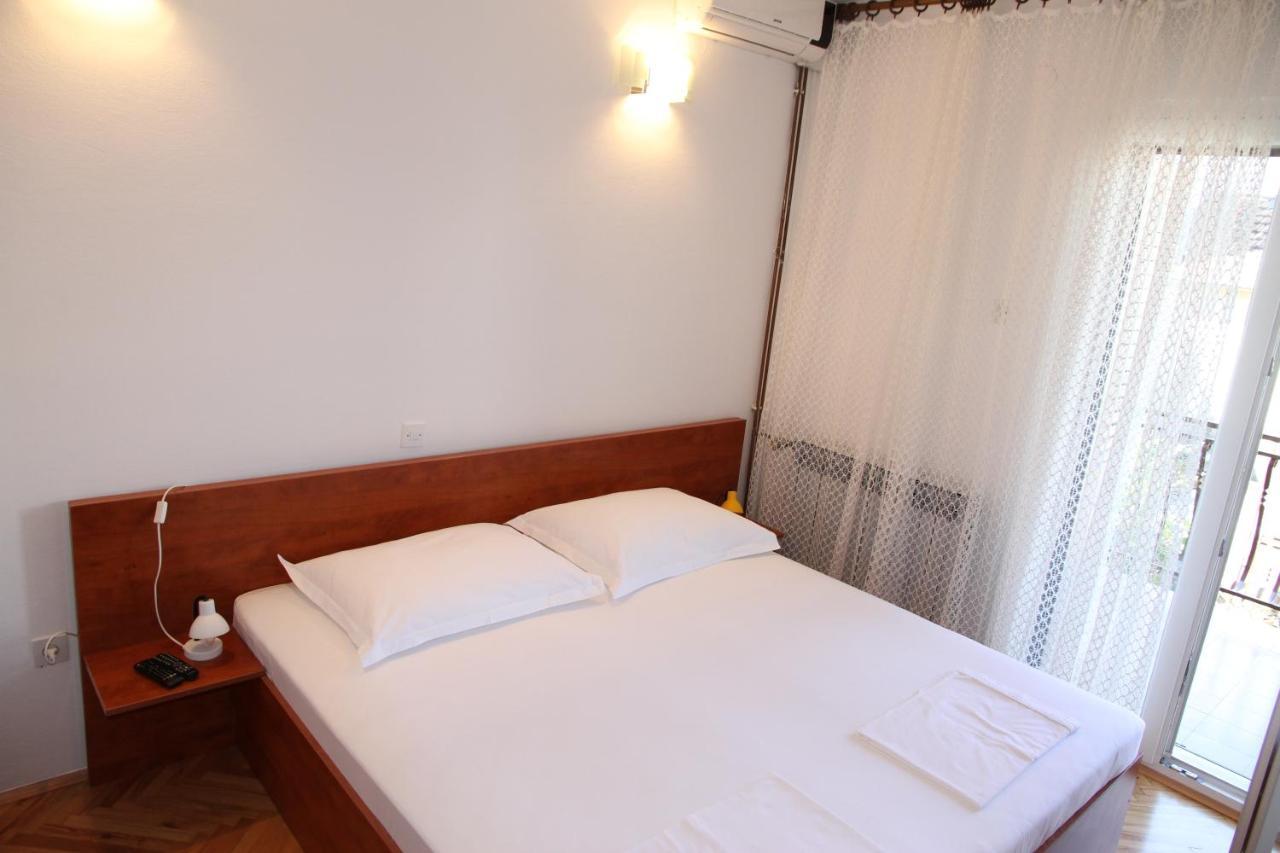 Obradovic Rooms & Apartments Макарска Экстерьер фото