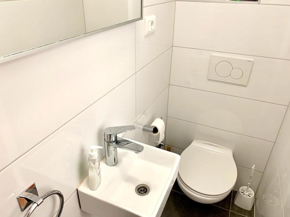 Obradovic Rooms & Apartments Макарска Экстерьер фото