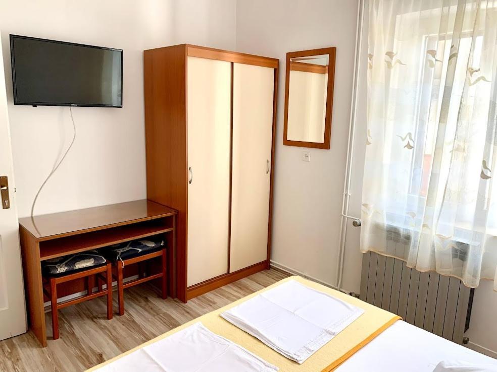 Obradovic Rooms & Apartments Макарска Экстерьер фото