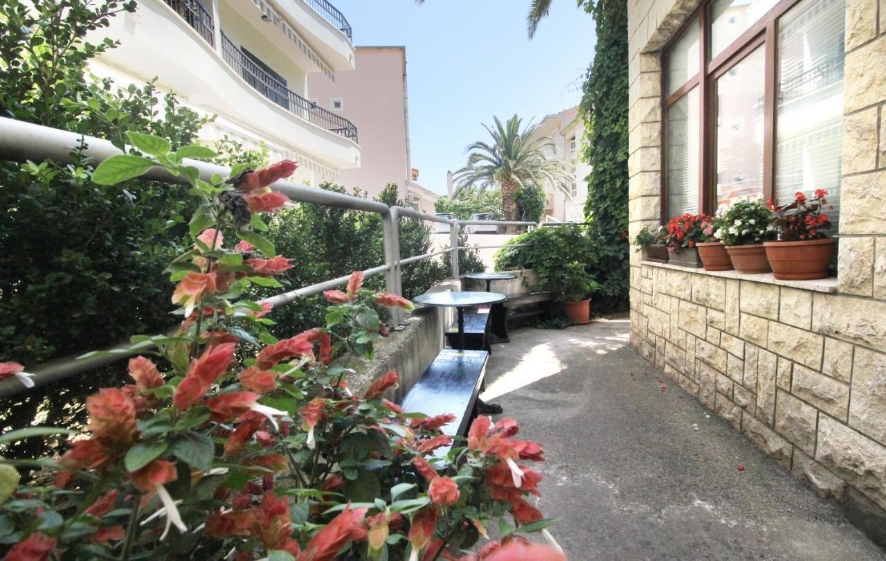 Obradovic Rooms & Apartments Макарска Экстерьер фото