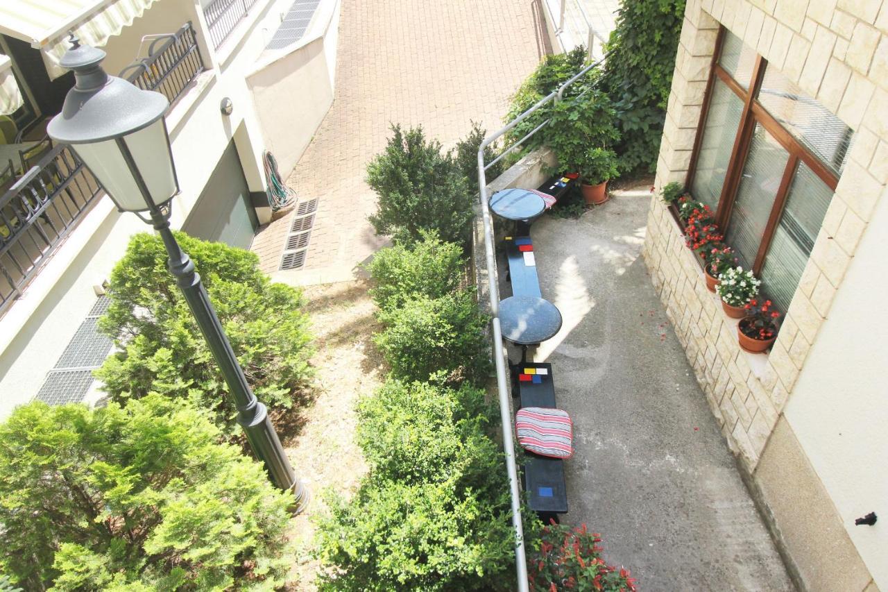 Obradovic Rooms & Apartments Макарска Экстерьер фото