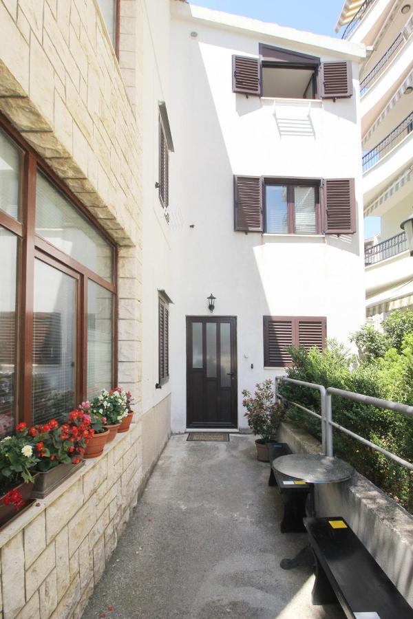 Obradovic Rooms & Apartments Макарска Экстерьер фото