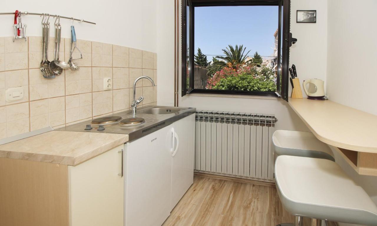 Obradovic Rooms & Apartments Макарска Экстерьер фото