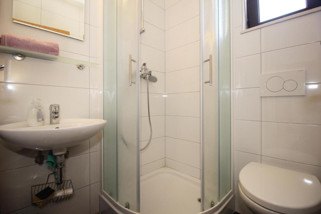 Obradovic Rooms & Apartments Макарска Экстерьер фото